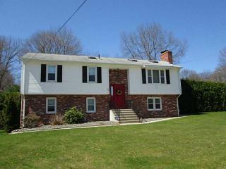 10 Andrews Dr, Lincoln, RI 02865 exterior