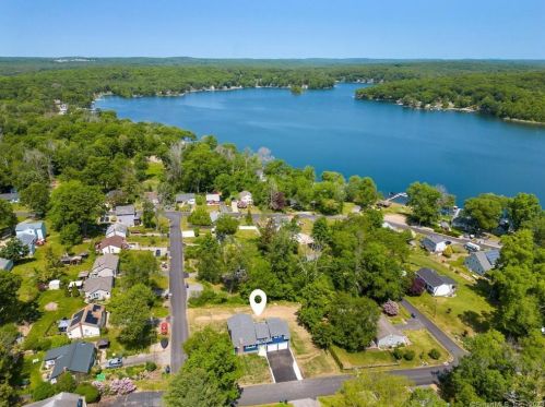 11 Woodmere Dr, Coventry, CT 06238 exterior