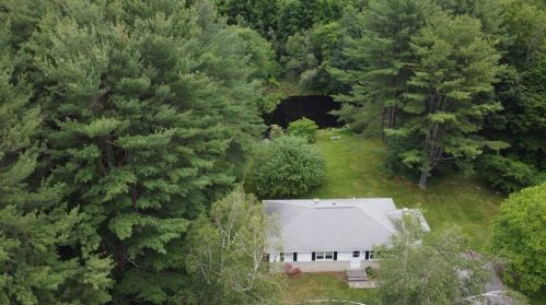 36 Cudworth Rd, Webster, MA 01570 exterior