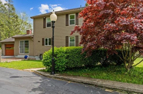 736 Mendon Rd, Woonsocket, RI 02895 exterior