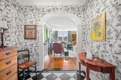 80 Beacon St, Roxbury-Xing, MA 02108 exterior