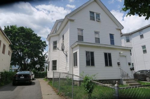 44 Houghton St, Worcester, MA 01604 exterior