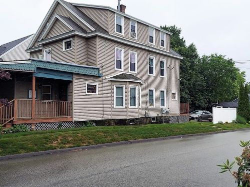 330 Massasoit Rd, Worcester, MA 01604 exterior