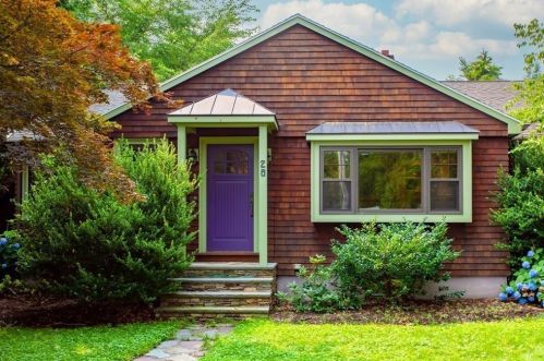 28 Radcliffe Rd, Arlington, MA 02474 exterior