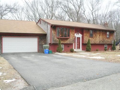 14 Paradise Ln, Johnston, RI 02919 exterior