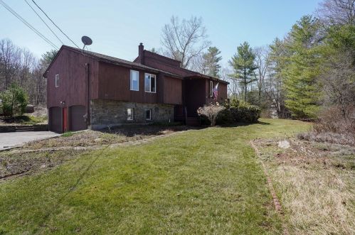 54 Hooker Farm Rd, Salem, NH 03079 exterior