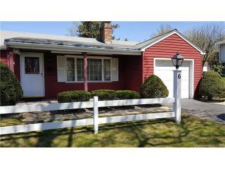 6 Gordon Ave, Enfield, CT 06082 exterior