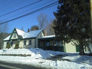 102 High St, Farmington, ME 04938 exterior