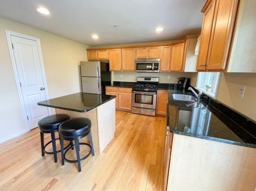 6 Partridge Ln, Salisbury, MA 01952 exterior