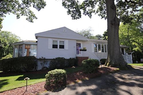 18 Sterling Ave, Saugus, MA 01906 exterior