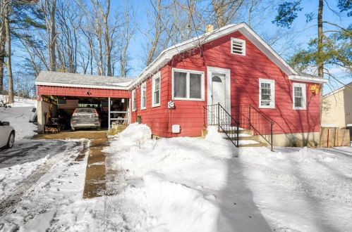 26 Lakeview Rd, Pascoag, RI 02859 exterior