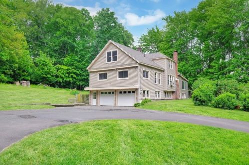 172 Farmer Brown Ln, West Springfield, MA 01089 exterior