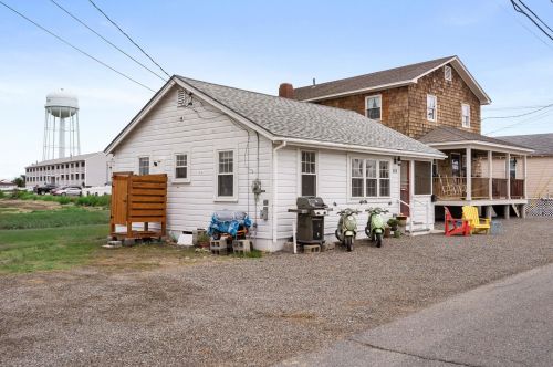 60 Island Path, Hampton Beach, NH 03842 exterior