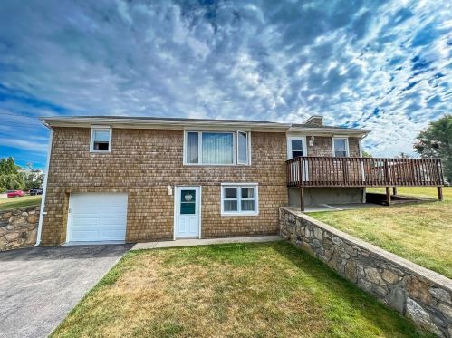 10 Larch Ave, Narragansett, RI 02882 exterior
