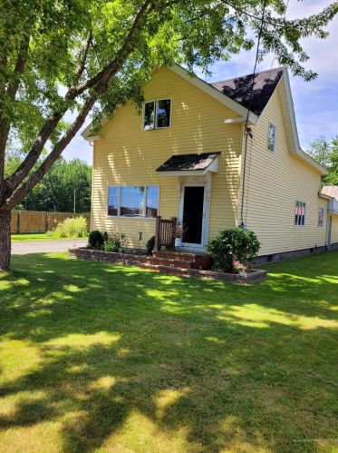 15 Verdun St, Fairfield, ME 04937 exterior