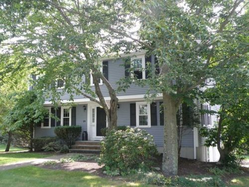 39 Strawberry Ln, Abington, MA 02351 exterior