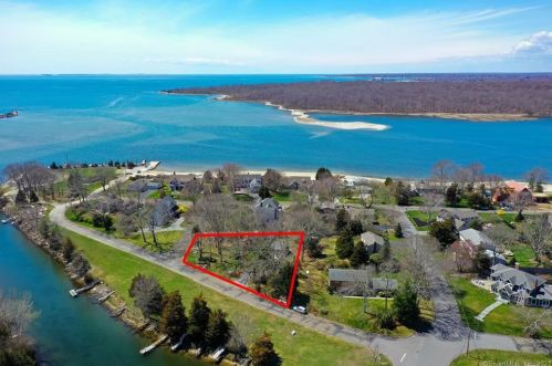 150 Anchorage Cir, Groton, CT 06340 exterior