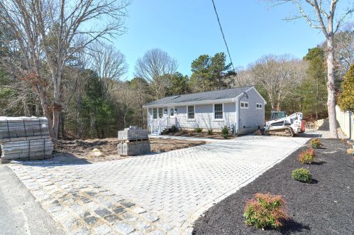 11 Galleon Dr, Teaticket, MA 02536 exterior