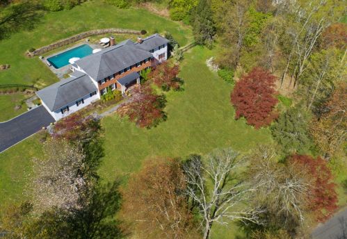 133 Cherry Hill Rd, Greenwich, CT 06831 exterior