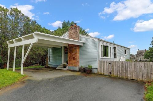 50 Admiral Kalbfus Rd, Newport, RI 02840 exterior