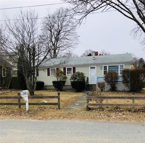 2 Munro Ave, Warren, RI 02885 exterior