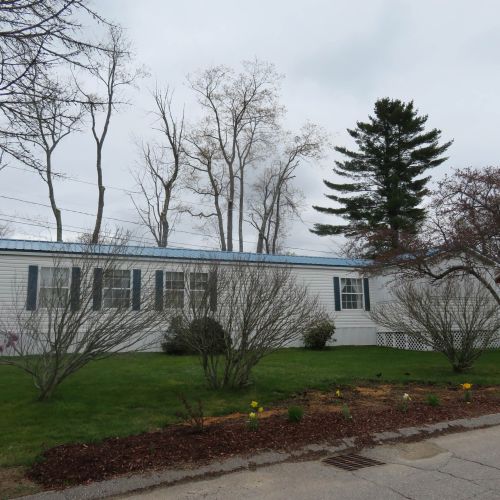 1 Moonshine Dr, Belmont, NH 03220 exterior