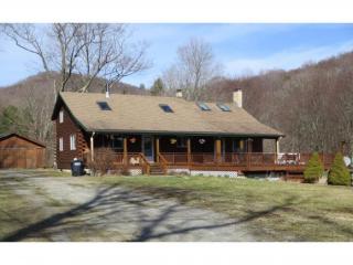 652 West Rd, Arlington, VT 05250 exterior