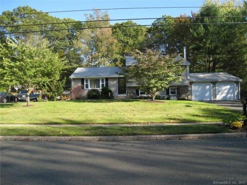 76 Pierson Dr, Wallingford, CT 06492 exterior