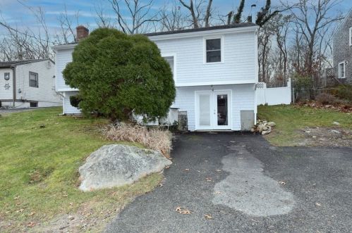 749 Rocky Hill Rd, Plymouth, MA 02360 exterior