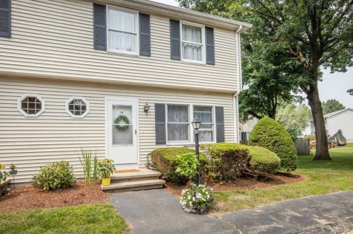 14 Northwoods Cir, Woburn, MA 01801 exterior