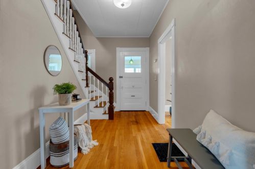 72 Elmira St, Roxbury-Xing, MA 02135 exterior