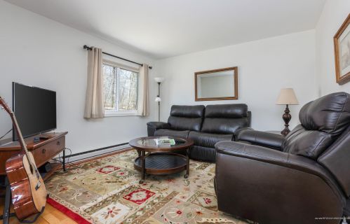 4 Linwood Rd, Freeport, ME 04032 exterior