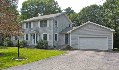 17 Jasmine Ln, Goffstown, NH 03045 exterior