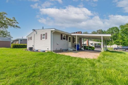 29 Harold St, Taunton, MA 02780 exterior