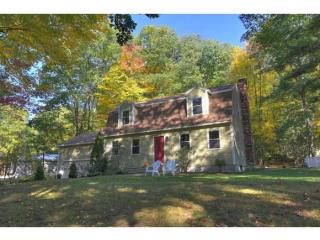 37 Wild Pasture Rd, Kensington, NH 03833 exterior