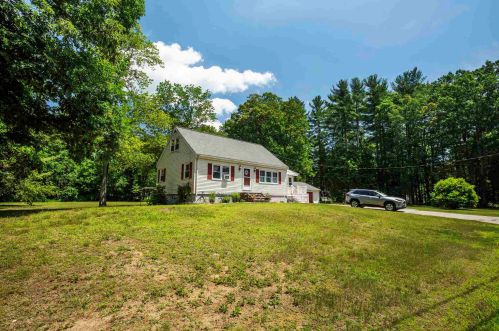 33 Leonard Dr, Pelham, NH 03076 exterior