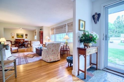 22 Flint Locke Ln, Medfield, MA 02052 exterior