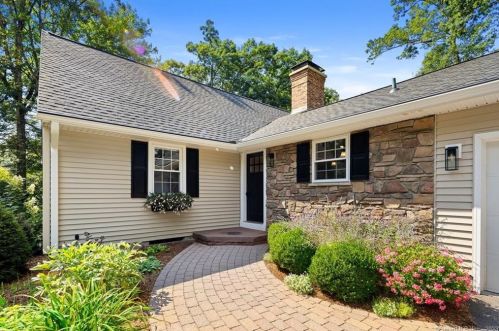 59 Wapping Wood Rd, Ellington, CT 06029 exterior