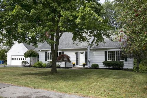 11 Heatherwood Dr, Shrewsbury, MA 01545 exterior