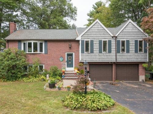 59 Harmony Hl, Dedham, MA 02026 exterior