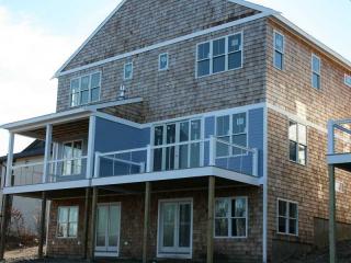 1 Naushon Ave, Warwick, RI 02888 exterior