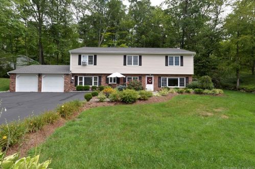 5 Bayberry Dr, Brookfield-Center, CT 06804 exterior