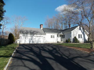 33 Clearview Ave, Danbury, CT 06811 exterior