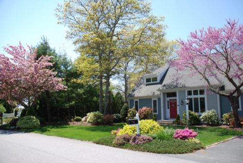 39 Bayshore Dr, Mashpee, MA 02649 exterior