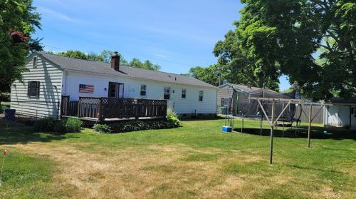 37 Foxcroft Ave, Warwick, RI 02889 exterior