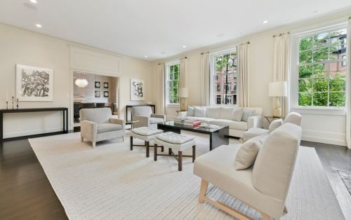 360 Beacon St, Boston, MA 02467 exterior