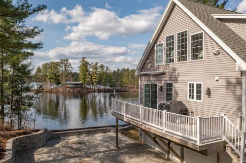 192 Pine Island Rd, Wakefield, NH 03830 exterior