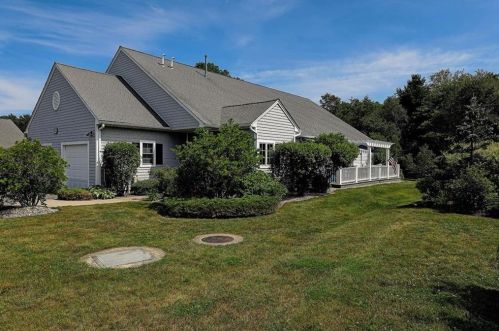 20 Village Way, Westport, MA 02790 exterior