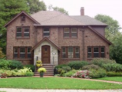 810 Chestnut St, Newton, MA 02468 exterior