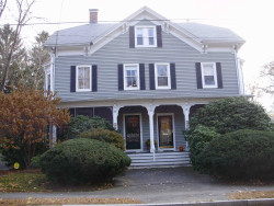 982 Beacon St, Newton, MA 02459 exterior